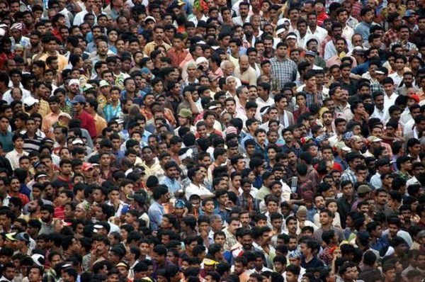 भारत बना दुनिया का सबसे आबादी वाला देश,जनसंख्या 142 करोड़ के पार चीन के मुकाबले हमारी पॉपुलेशन 30 लाख ज्यादा