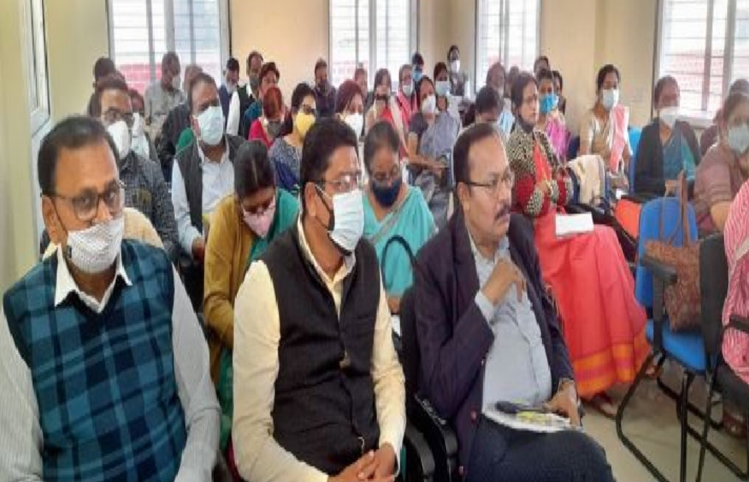 रायपुर - बोर्ड परीक्षा की तैयारी के लिए 10 वी 12 वी के छात्रों को रोज बुलाए जाएंगे रविवार भी आना होगा स्कूल