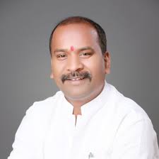 छत्तीसगढ़ : ग्रामीण महिलाओं ने विधायक गुलाब कमरो की गाड़ी रुकवाकर सड़क पर चलवाया पैदल,सड़क निर्माण के लिए 3 करोड़ 73 लाख की दिलाई स्वीकृति