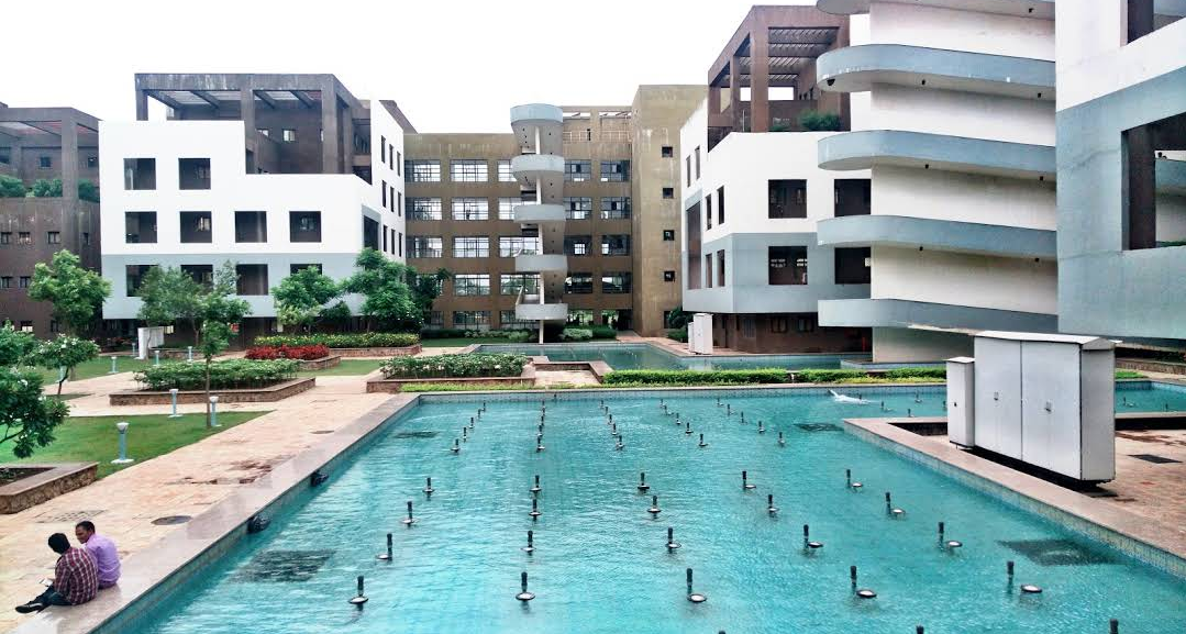 रायपुर : ​​​​​​​बाहरी व्यक्तियों को निर्धारित प्रक्रिया के अनुसार 21 फरवरी 2022 से  मंत्रालय महानदी भवन में होगी प्रवेश की अनुमति, सामान्य प्रशासन विभाग ने जारी किए निर्देश...सुरक्षा कार्यालय द्वारा दोपहर 2 बजे से शाम 4.30 बजे तक जारी किए जाएंगे दैनिक पास..