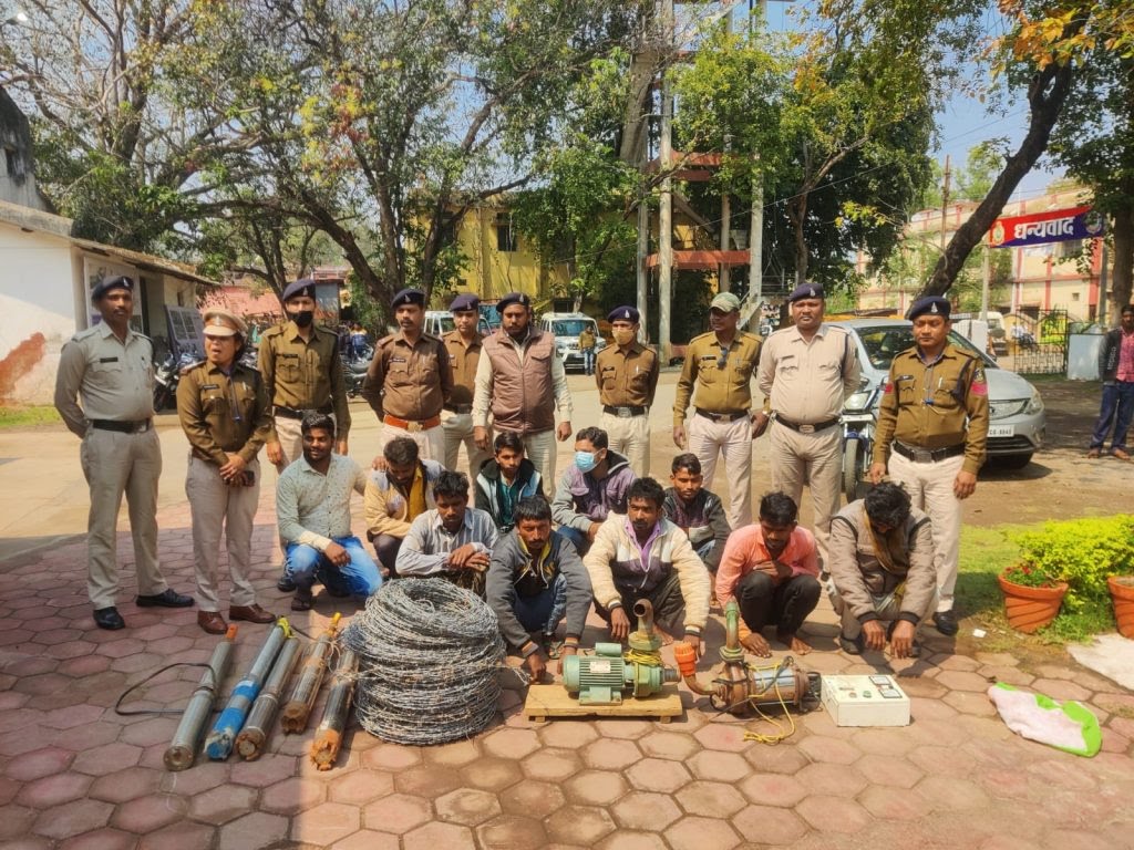 छत्तीसगढ़: सबर्सिबल मोटर पंप चोरी मे सक्रिय चोर गिरोह से लगभग 2,50,000 रूपये सम्पति बरामद