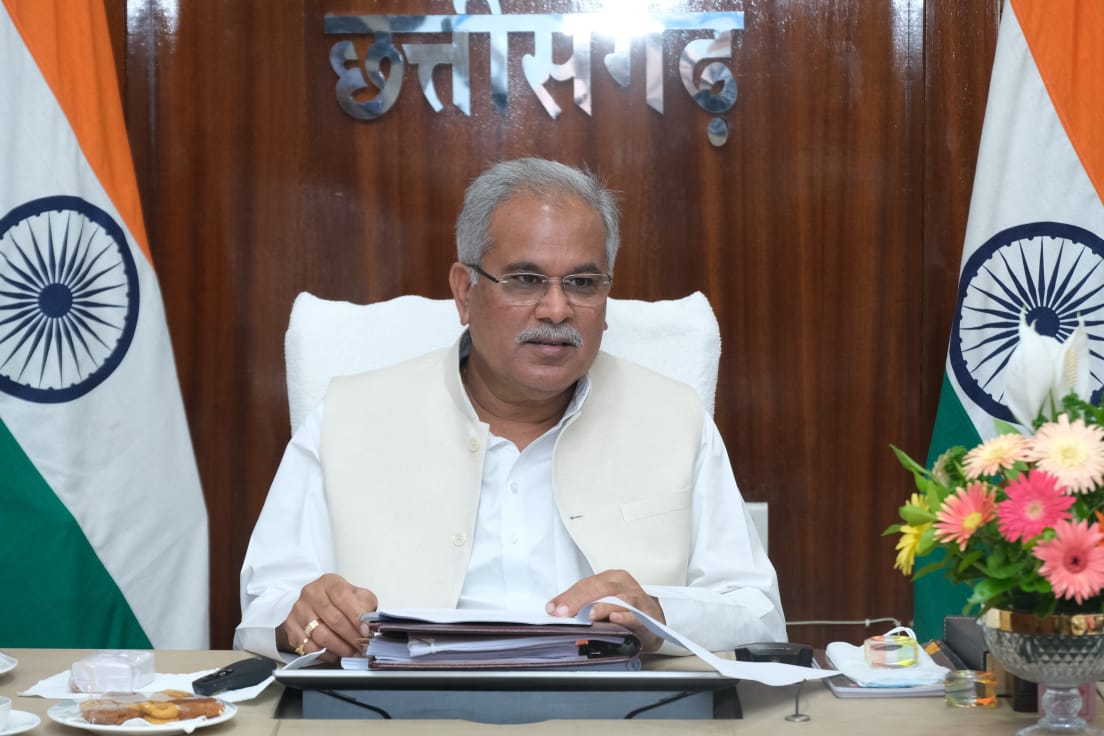 रायपुर: बेहतर वित्तीय प्रबंधन से छत्तीसगढ़ में इस वर्ष राजस्व सरप्लस की स्थिति -सीएम बघेल   &bull; छत्तीसगढ़ की वित्तीय स्थिति देश के पहले से स्थापित बड़े राज्यों की तुलना में बहुत अच्छी  &bull; राज्य के पूंजीगत व्यय में लगातार वृद्धि और वित्तीय घाटा में हो रही लगातार कमी  &bull; छत्तीसगढ़ विधानसभा में 01 लाख 12 हजार 603 करोड़ 40 लाख रूपए की राशि का छत्तीसगढ़ विनियोग विधेयक 2022 ध्वनिमत से पारित  &bull; अगले कैलेंडर वर्ष से पत्रकारों की अधिमान्यता का नवीनीकरण 2 वर्ष में