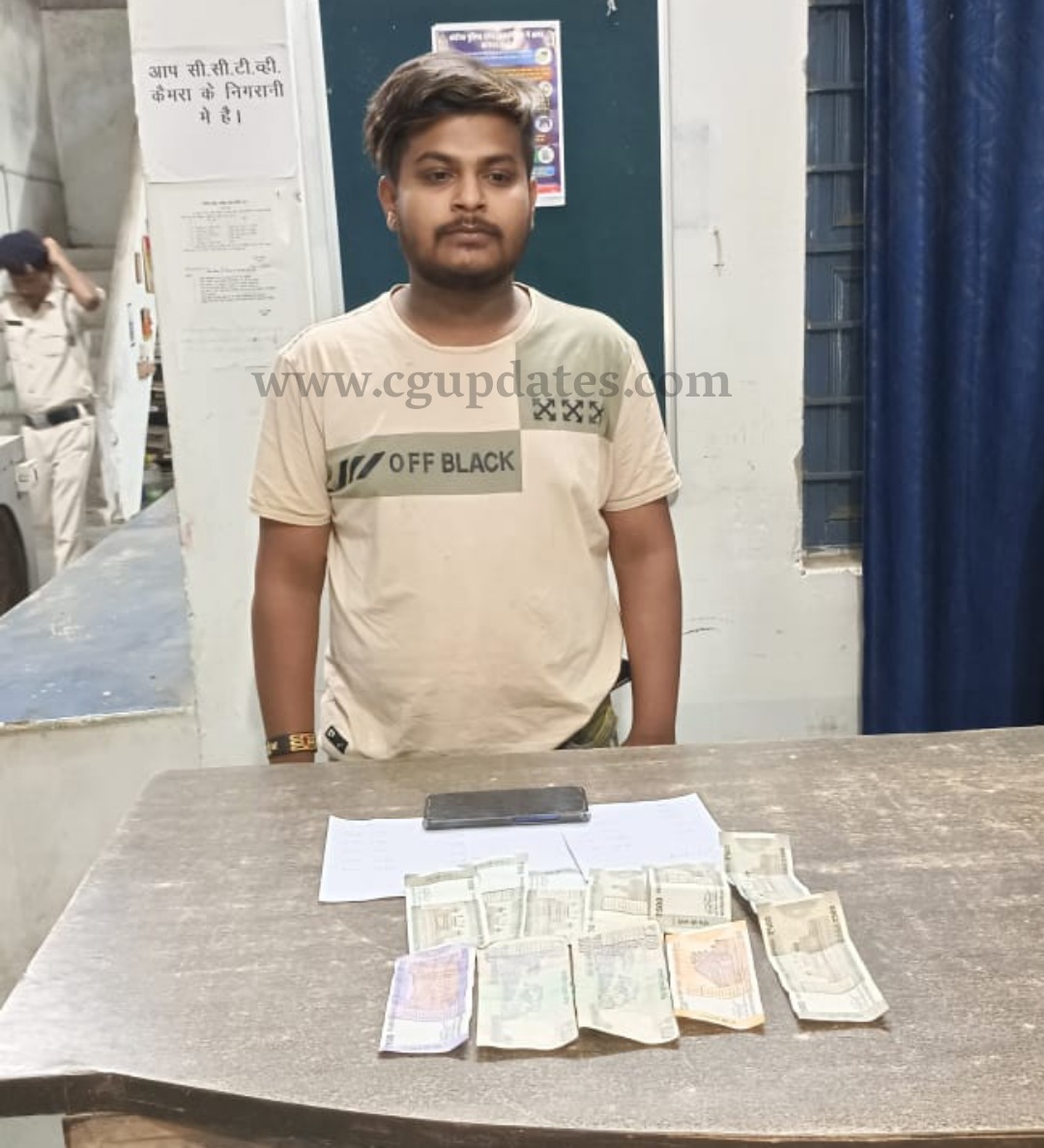 मनेन्द्रगढ़ से इस वक्त की बड़ी खबर: लाखो की सट्टा पट्टी के साथ आईपीएल में सट्टा खिलाते युवक गिरफ्तार...