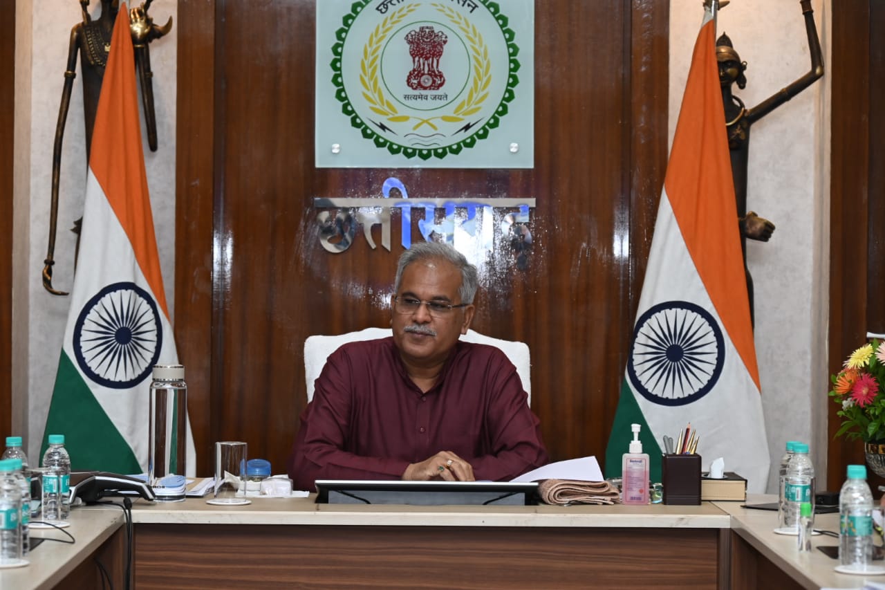 मुख्यमंत्री भूपेश बघेल के कड़े तेवर, सरकारी डॉक्टर जेनेरिक दवाइयाँ ही लिखें...