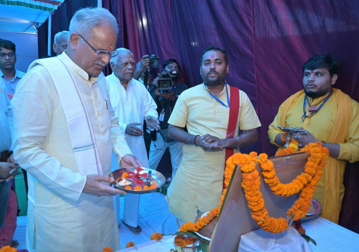 मुख्यमंत्री भूपेश बघेल ने पत्थलगांव में 94 करोड़ 35 लाख रुपए के 156 कार्याें का किया लोकार्पण एवं भूमिपूजन