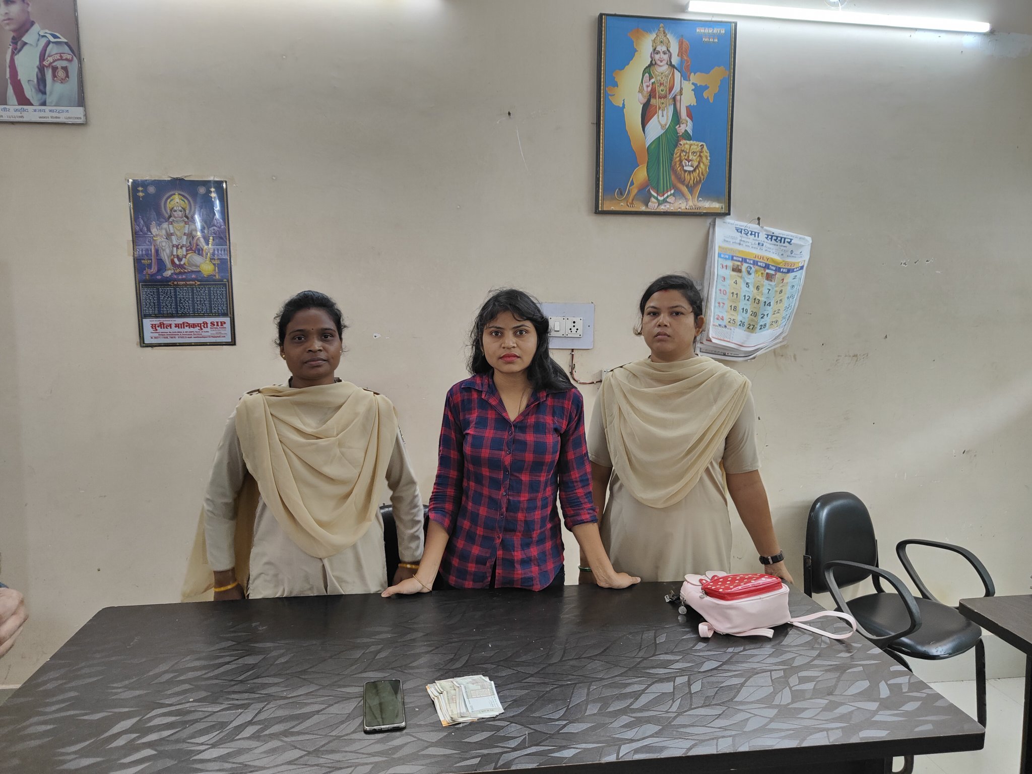 लुटेरी गर्लफ्रैंड, ब्लैकमेल कर वसूले 2 लाख रूपए उसके बाद भी यौन शोषण की लिखाई झूठी FIR अब गिरफ्तार 