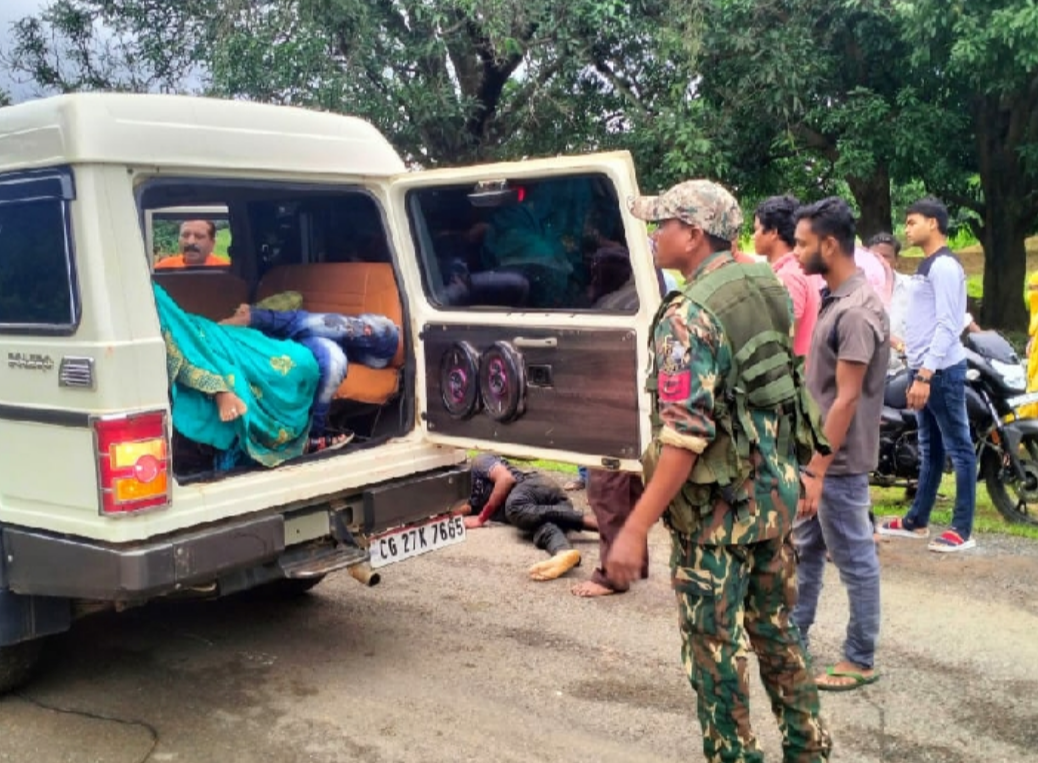 छत्तीसगढ़ सड़क हादसे में 4 कई मौत बहन से राखी बंधवाने जा रहा था भाई 