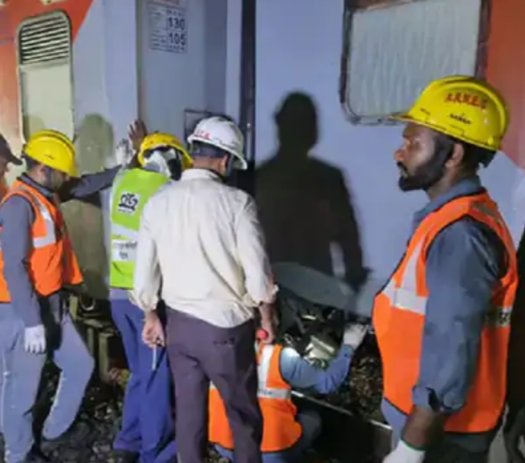 बिलासपुर भगत की कोठी एक्सप्रेस और मालगाड़ी में टक्कर ऐसी कोच हुई डिरेल 50 से ज्यादा यात्री हुए घायल