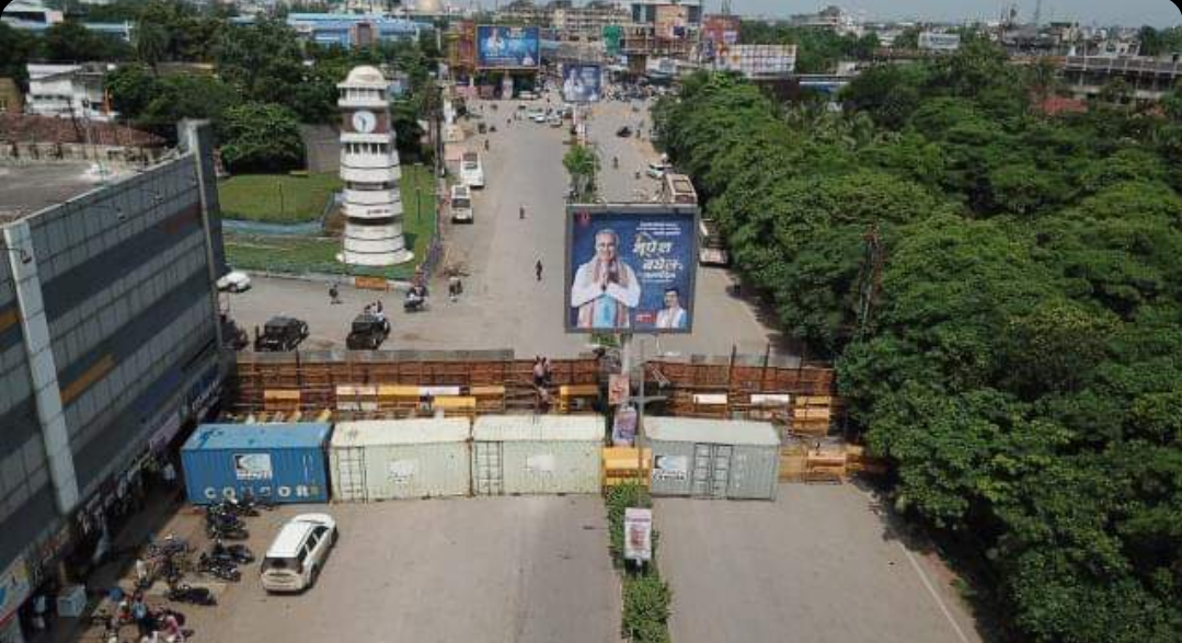 रायपुर सड़क पर उतरे बीजेपी रायपुर की 7 सड़कें किया गया बंद आम आदमी को बढ़ी परेशानी