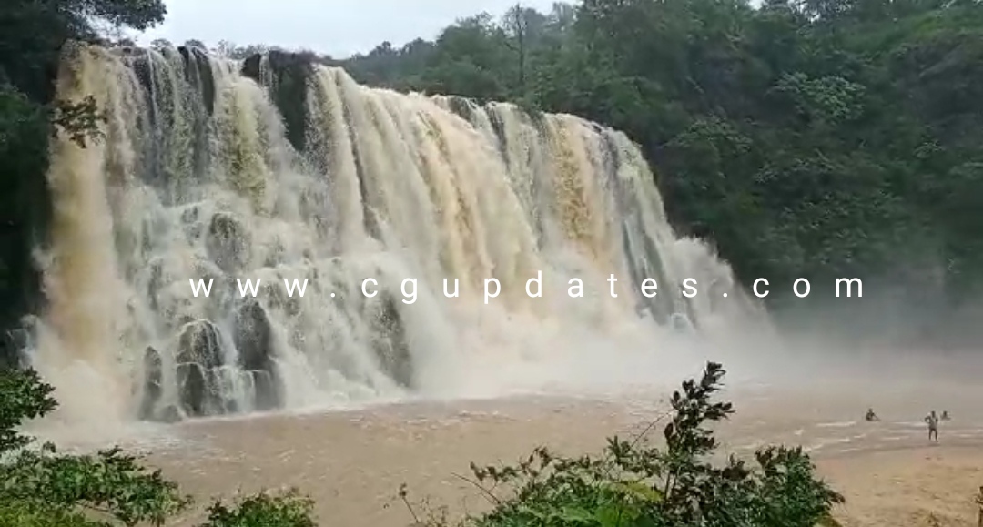 कोरिया : रमदहा जलप्रपात में 7 लोग डूबे, एक युवती सुरक्षित वहीं एक युवक की मौत.. पांच लोगो की तलाशा जारी.. अचानक बढ़ा रमदहा का जल स्तर.. 