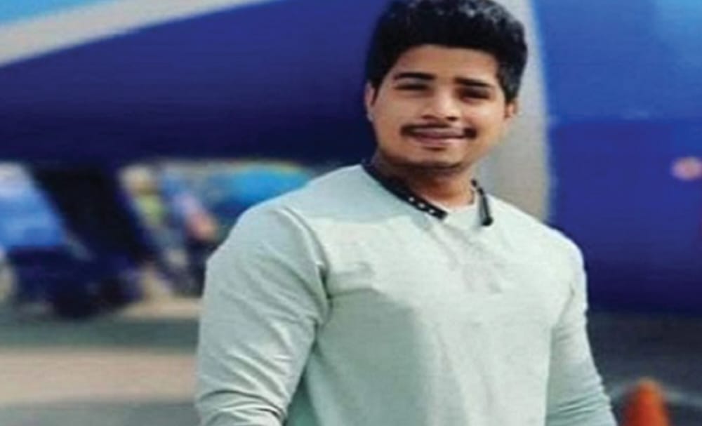 छत्तीसगढ़ बर्थ डे पार्टी में युवक की छत से फेंककर हत्या : लड़कियों को देख धर्मशाला में घुसे नशेड़ी ; लात - घूंसों और बेल्ट से लोगों को भी जमकर पीटा