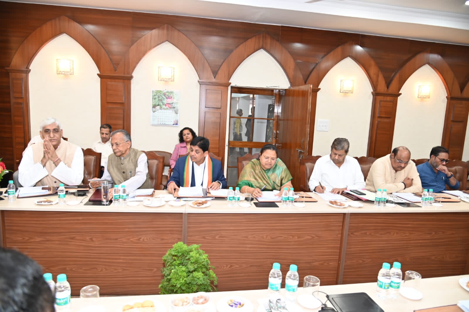 छत्तीसगढ़ में​ आबादी के अनुसार आरक्षण! 76 फीसदी होगा कुल रिजर्वेशन, EWS के कोटे में बड़ी कटौती! जानें किस वर्ग का कितना कोटा वही हाई कोर्ट ने कहा था आरक्षण 50% से अंदर हो 