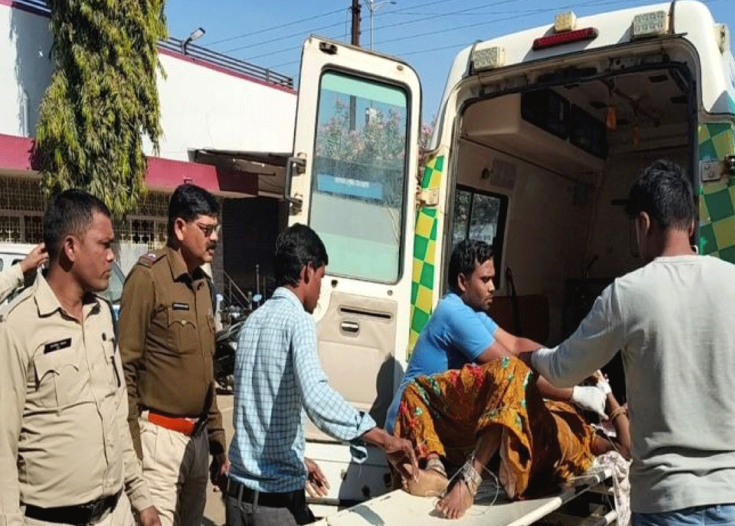 छत्तीसगढ़ में भीषण सड़क हादसा 10 माह के बच्ची सहित 4 की मौत 