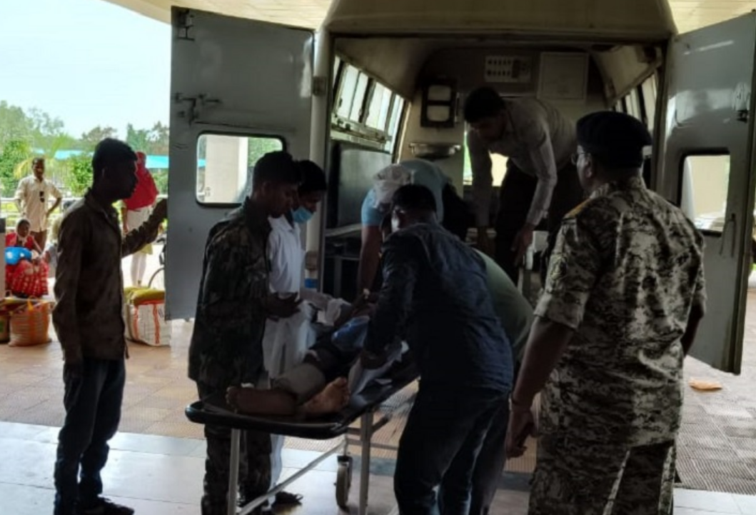 पिकअप ने मारी बाइक को टक्कर CAF के 2 जवानों की हुई मौत