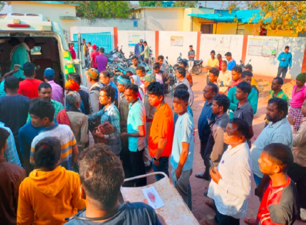 छत्तीसगढ़ बाघ के हमले से 2 की मौत 1 घायल युवक को पंजे में दबाए रखा खुद को बचाने युवक ने कुल्हाड़ी से किये वार देखे वीडियो