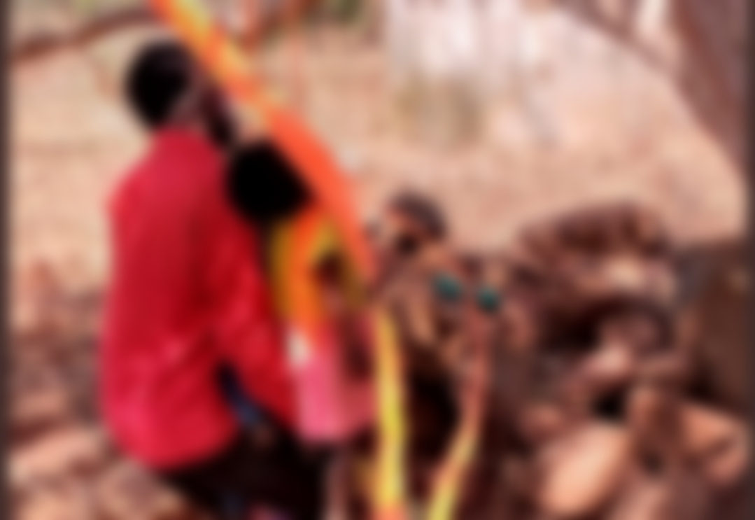 छत्तीसगढ़ ब्रेकिंग परिवार ने की सामूहिक आत्महत्या पहले बच्चे को लटकाया फिर खुद लटके फाँसी में...