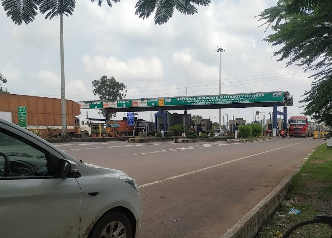 बिना फिटनेस और टैक्स के अब टोल से गुजरना पड़ेगा मंहगा..परिवहन विभाग द्वारा ऑटोमैटिक आएगा चालान...