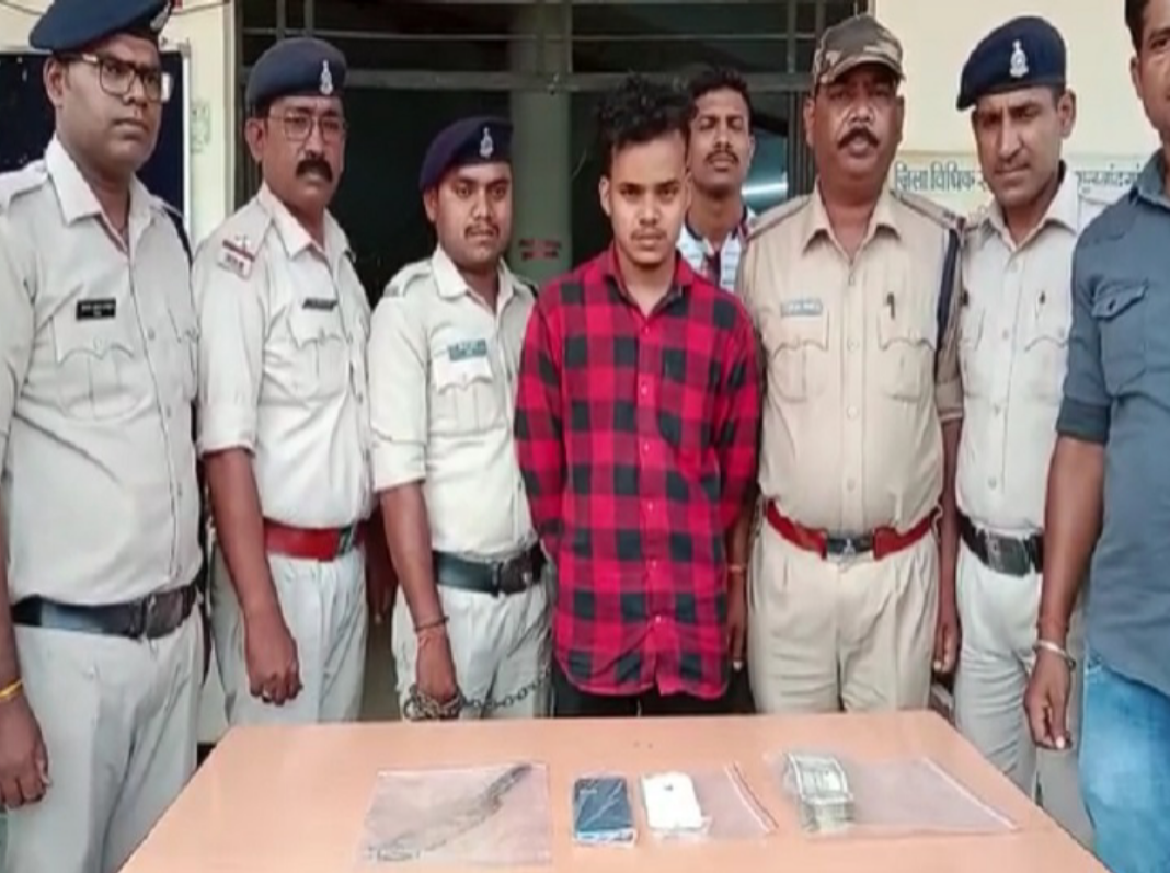 सोशल मीडिया में लड़की बनकर युवक से की दोस्ती, फिर प्यार के जाल में फसाया, पैसे भी लुटे, सच्चाई आई सामने तो कर दी हत्या