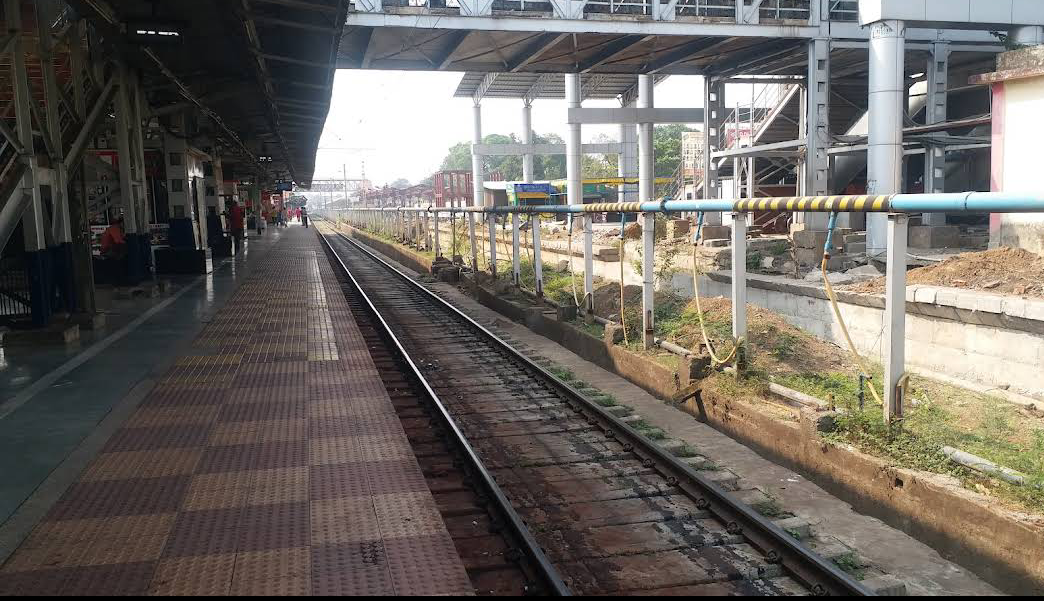 रायपुर रेल्वे स्टेशन में कल नही आएगी एक भी ट्रेन,रेल्वे ने कहा आपको हुई असुविधा के लिए खेद है...