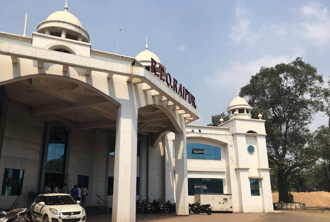 खबर काम की आरटीओ में नई व्यवस्था वाहन मालिकों को अब लाइसेंस-आरसी तैयार होते ही व्हाट्सएप पर मिलेंगी जानकारी, देरी हुई तो कर सकेंगे शिकायत