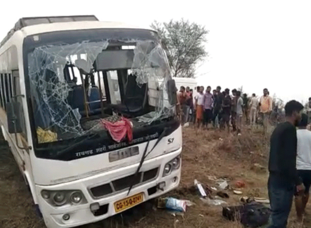 छत्तीसगढ़ में फिर हादसा यात्रियों से भरी बस पलटी 2 लोगो की मौत,7 लोग गंभीर रूप से घायल