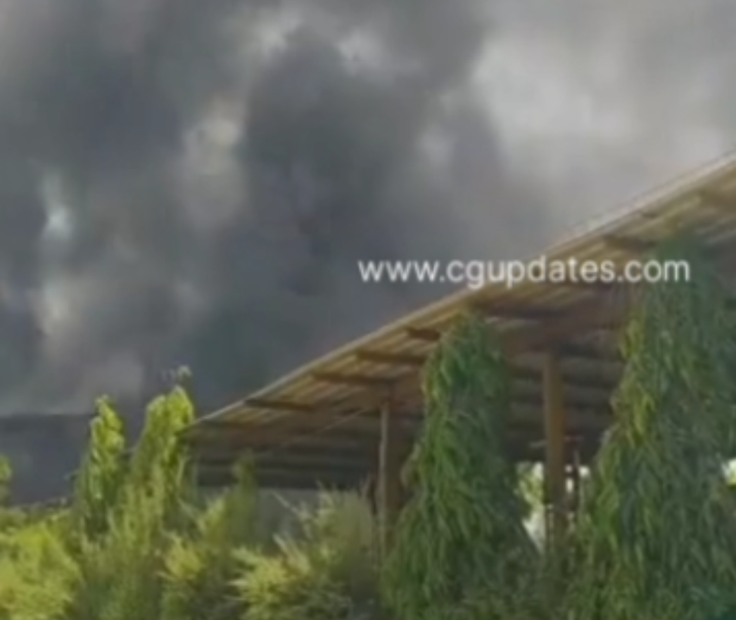 रायपुर फैक्ट्री में लगी आग ,जिंदा जला कर्मचारी,शार्टसर्किट के वजह से हुआ हादसा देखे विडियो 