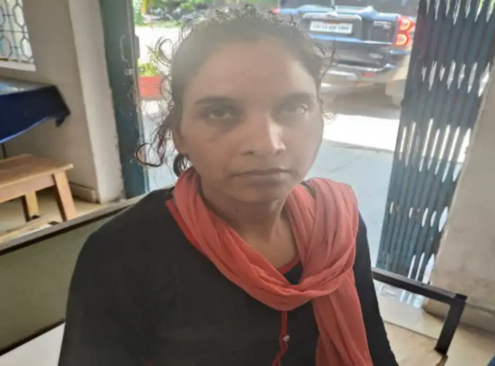 पति की हत्या करके बोली-मेरी आत्मा ने इसे मार  डाला: मारने के बाद शव के पास बैठकर जला दिए  अपने बाल, आरोपी महिला को पुलिस ने किया गिरफ्तार