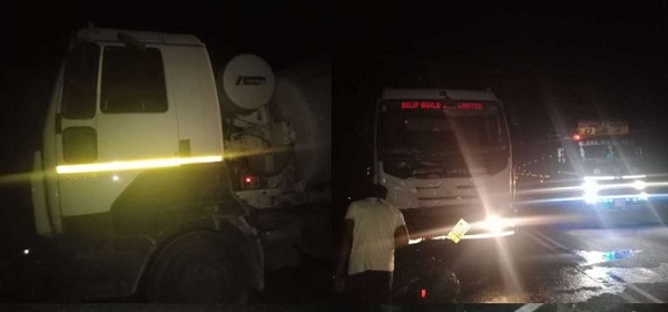 सड़क हादसे में 4 युवकों की मौत&hellip;मिक्सर वाहन ने बाइक को मारी टक्कर&hellip;घटनास्थल पर ही चारों ने तोड़ा दम 