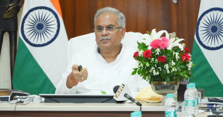 BREAKING : मुख्यमंत्री बघेल ने गोधन न्याय योजना के हितग्राहियों के खाते में डाले 18 करोड़ 47 लाख रूपए