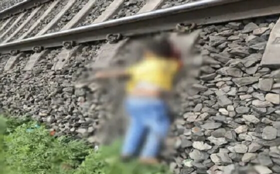 6 साल के बेटे के साथ ट्रेन के सामने कूदी मां, बच्चे की मौत, महिला की हालत गंभीर