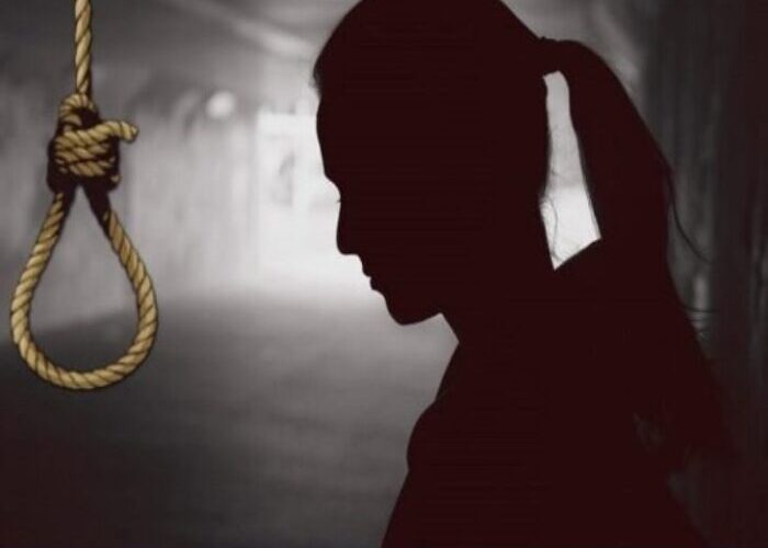 छात्रा की पेड़ पर लटकती लाश मिलने से मचा हड़कंप, परिजनों ने जताई यह आशंका