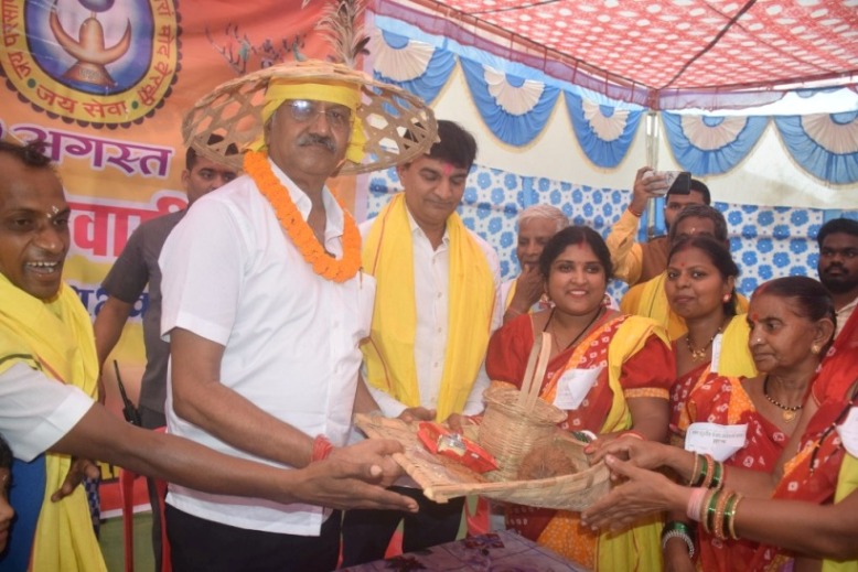 मोदी सरकार ने जनजातीय विकास के लिए 15 हजार करोड़ का पैकेज दिया : बृजमोहन