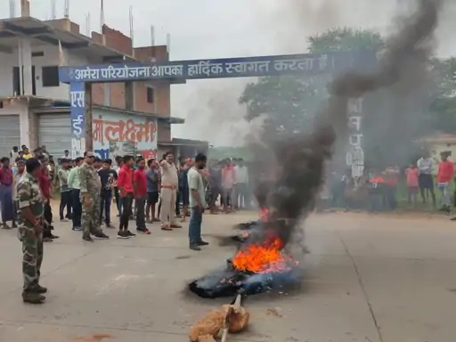 Accident News : अज्ञात वाहन ने युवक को मारी जोरदार टक्कर, मौके पर हुई दर्दनाक मौत, गुस्साए परिजनों ने किया चक्काजाम