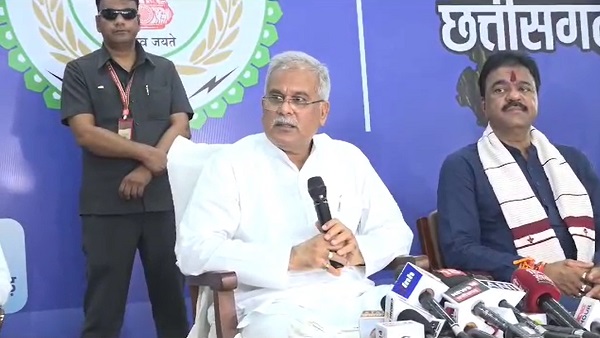 मुख्यमंत्री बघेल आज कर रहे है बस्तर संभाग के युवाओं से भेंट-मुलाकात, देखें LIVE