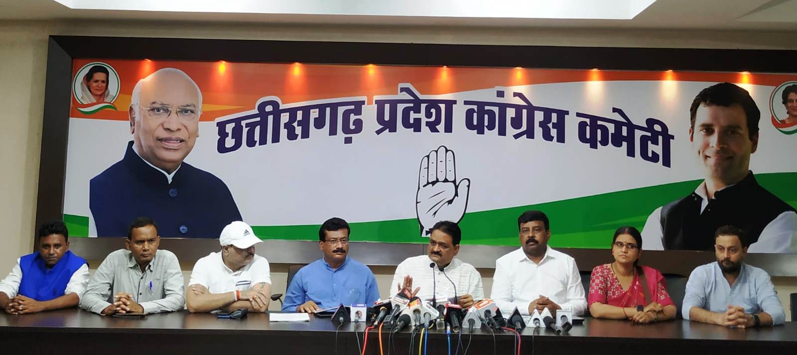 भाजपा के लिये चुनावी हथियार है घोषणा पत्र : कांग्रेस