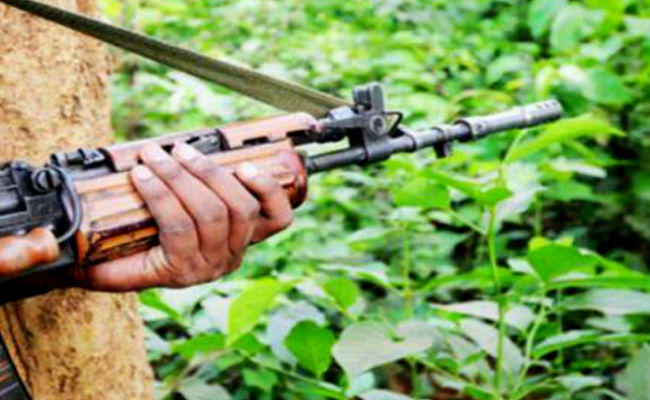 CG NEWS : नक्सलियों ने ग्रामीण को उतारा मौत के घाट, मुखबिरी के शक में की हत्या