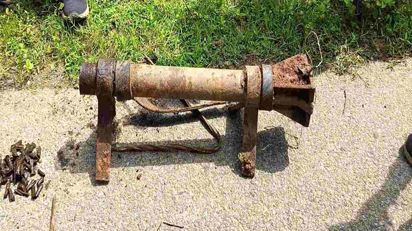 नक्सलियों की नापाक करतूत को जवानों ने किया नाकाम, सड़क किनारे बरामद किया 15 किग्रा बम