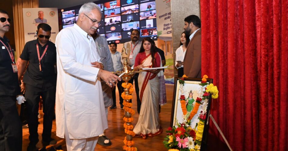 स्कूल जतन योजना अंतर्गत लोकार्पण कार्यक्रम में हिस्सा लेने पहुंचे सीएम बघेल 