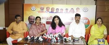 मल्लिकार्जुन खरगे से सांसद सरोज पांडे ने पूछे 9 सवाल, कांग्रेस ने दिया जवाब, कहा- मोदी से सवाल पूछने का दिखाएं साहस