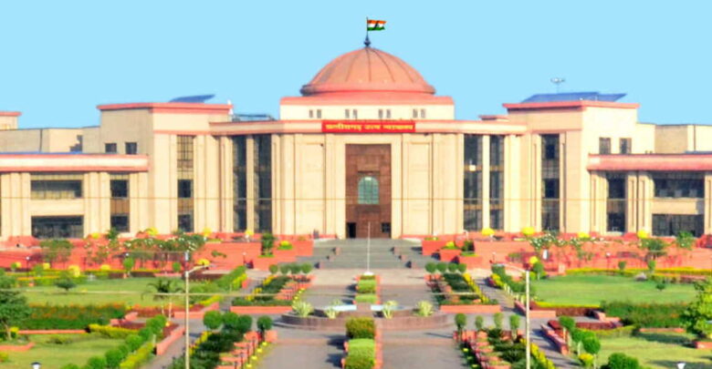 टीचर पोस्टिंग ऑर्डर निरस्ती पर हाईकोर्ट ने लगाया स्टे, प्रभावित शिक्षकों ने दायर की थी याचिका