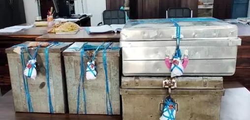 चेकिंग के दौरान गाड़ी से मिले 1 करोड़ 80 लाख के सोने-चांदी के जेवर