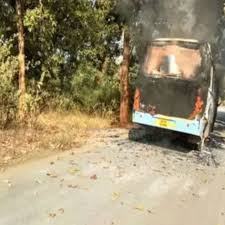 यात्री बस में लगी भीषण आग, नारायणपुर-रायपुर रोड में देर रात बड़ा हादसा