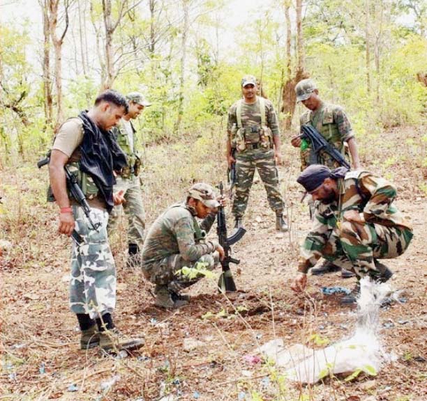 नक्सलियों की बड़ी साजिश नाकामः पोलमपल्ली इलाक़े में जवानों ने किया IED बरामद