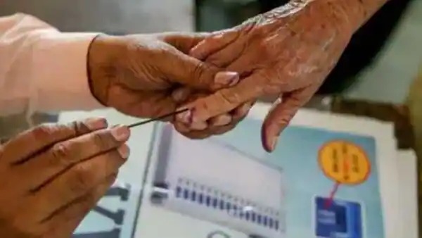 नामांकन वापस लेने का आज आखिरी दिन, दूसरे चरण में 1066 उम्मीदवार पाए गए हैं योग्य