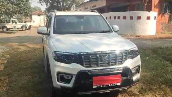  भाजपा के कद्दावर नेता की गाड़ी से मिले 11.50 लाख रूपये, जांच में जुटी पुलिस    