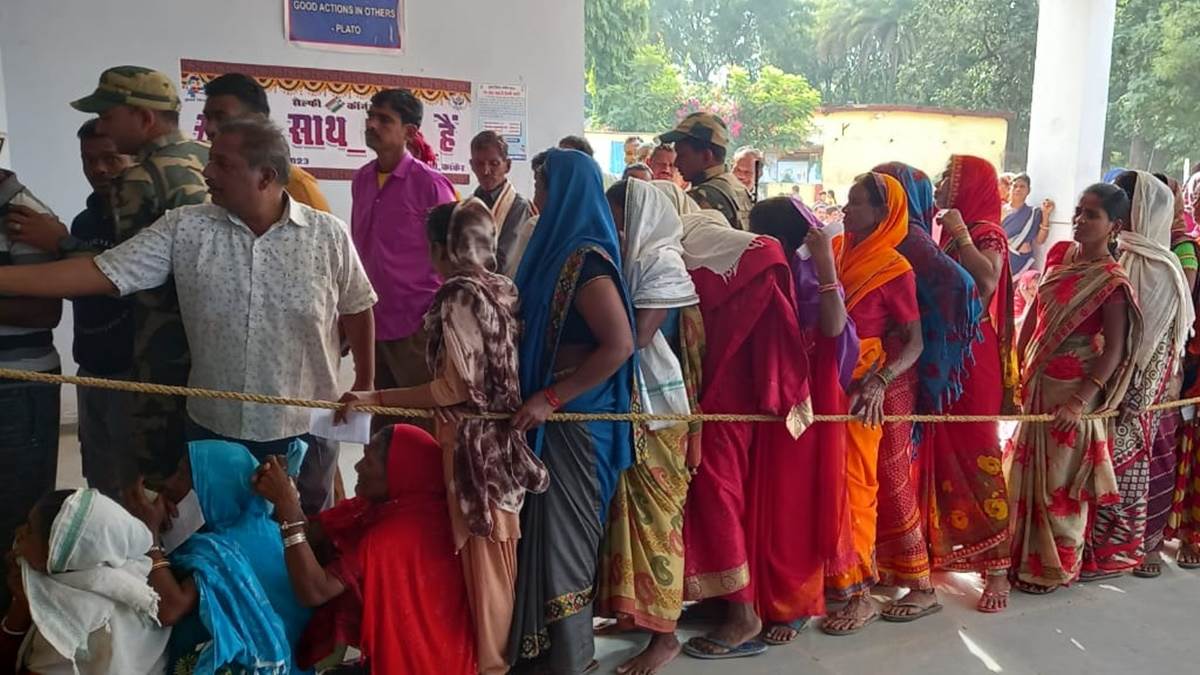 छत्&zwj;तीसगढ़ विधानसभा चुनाव में जिसने जीता माता-बहनों का विश्वास, उसी के सिर पर होगा ताज