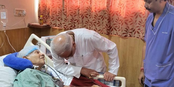 मुख्यमंत्री भूपेश बघेल के पिता अस्पताल में भर्ती, X पर ट्वीट कर दी जानकारी