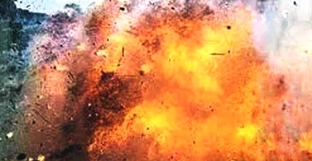 प्रेशर बम की चपेट में ग्रामीण घायल, उपचार के लिए सीआरपीएफ की मदद से तेलांगना रेफर