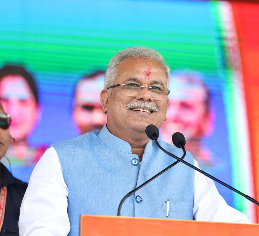 11वें राउंड की मतगणना पूरी ...सीएम बघेल 11 हजार मतों से आगे चल रहे हैं...