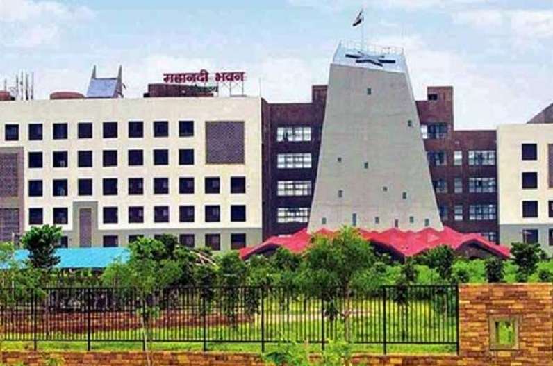 राज्य सरकार पर चढ़ा एक और कर्ज का बोझ...